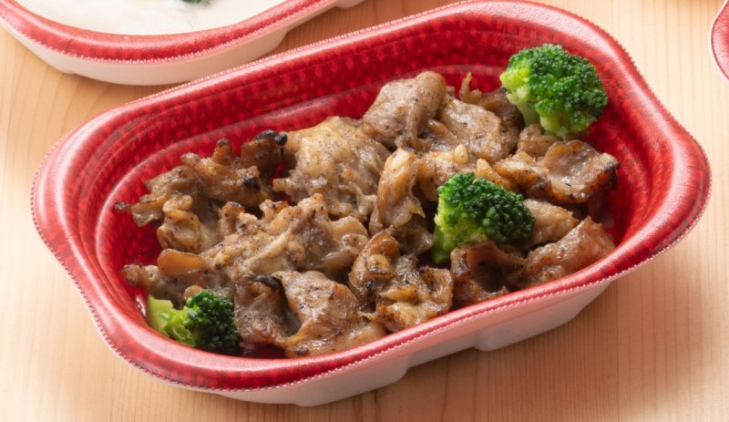 鶏ハラミ炭火焼とブロッコリー